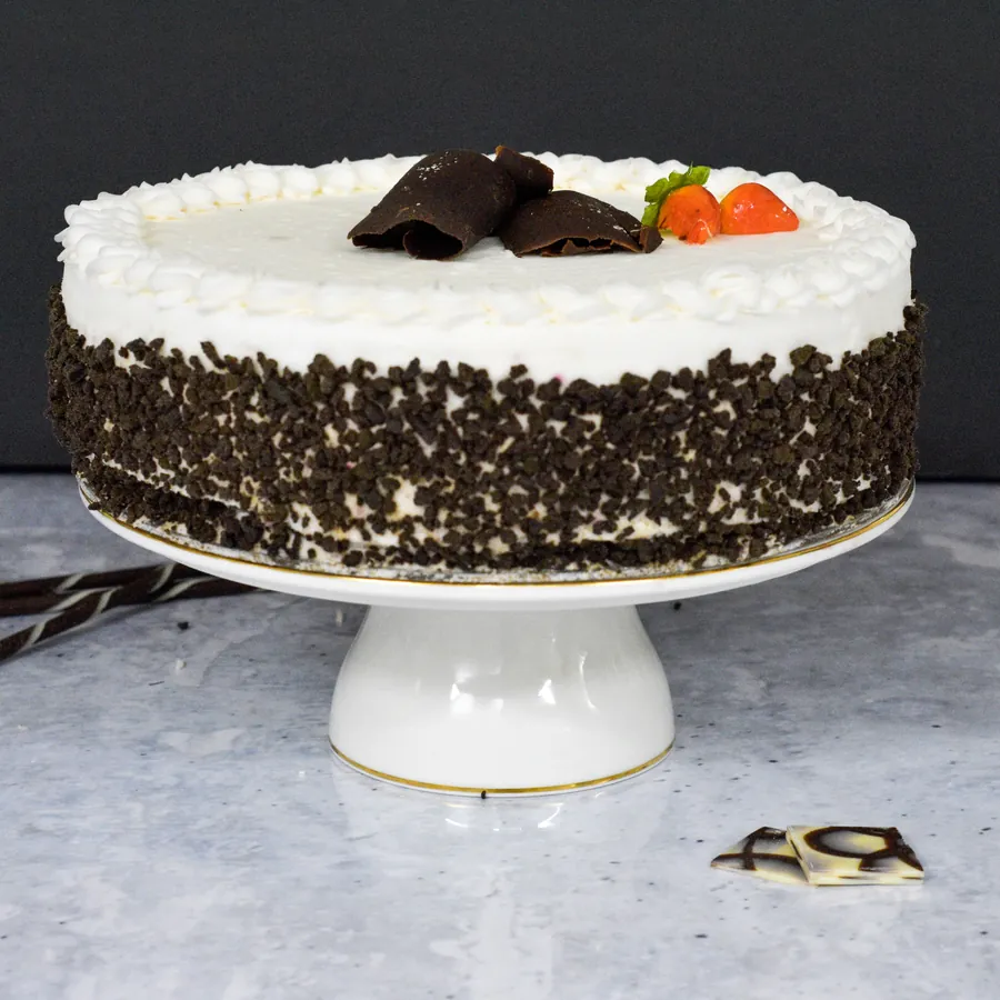 Vanilla Torte, classic vanilla sponge with fresh cream